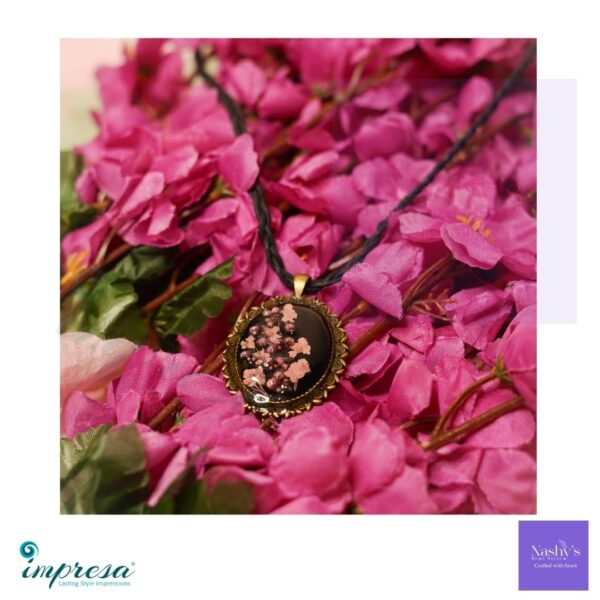 Handmade Resin Preserved Floral Vintage theme Pendant with thread Chain - Impresa Store